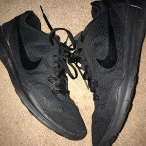 All Black Nike Free TR Fit 5